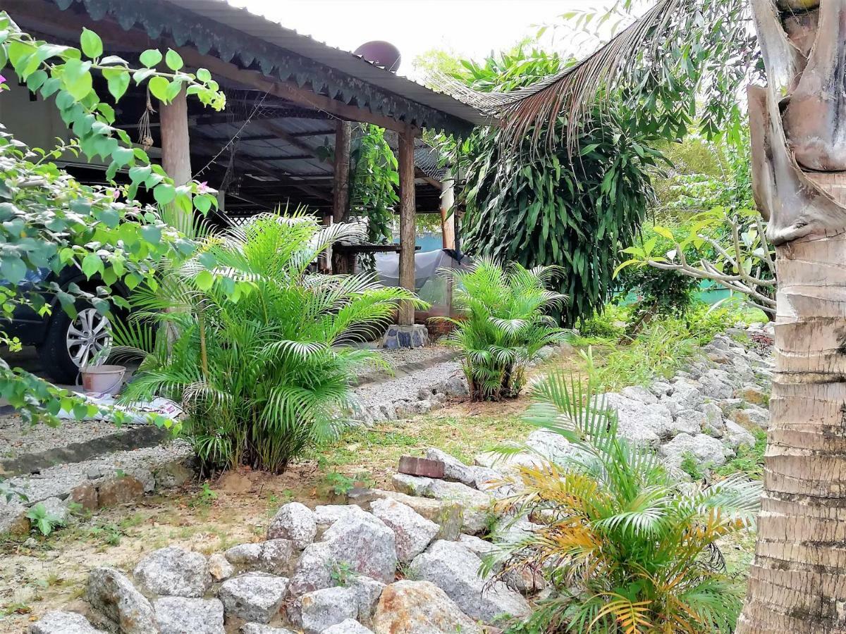 Sabandy Guesthouse Kuah Kültér fotó